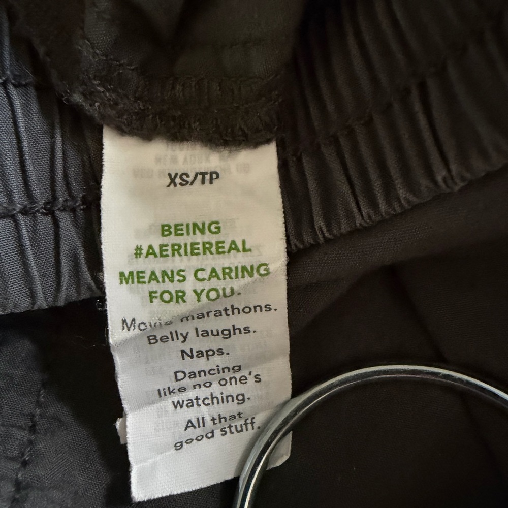 New Aerie Dark Gray Cargo Pants for Women XS - Picture 11 of 14